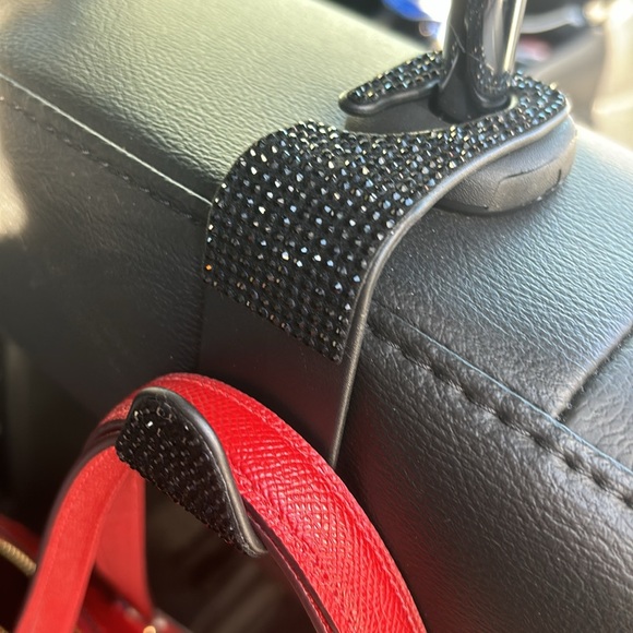 Car purse bag hook/ pocket book holder for headrest  so you don’t spill your bag - Picture 5 of 6